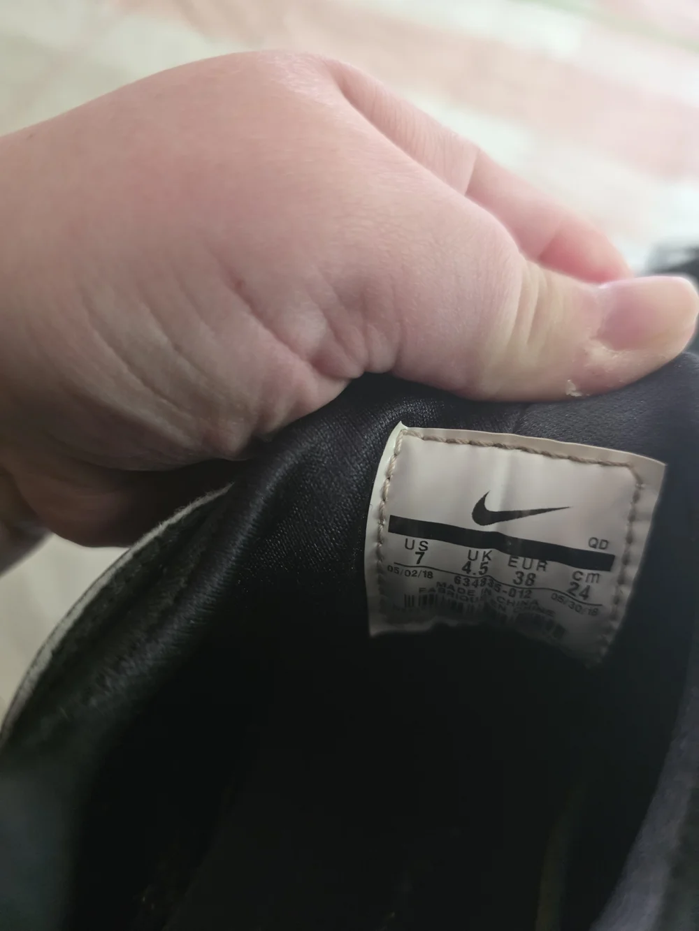 Nike Women's Huarache All-Black Athletic Sneakers - Picture 6 of 6